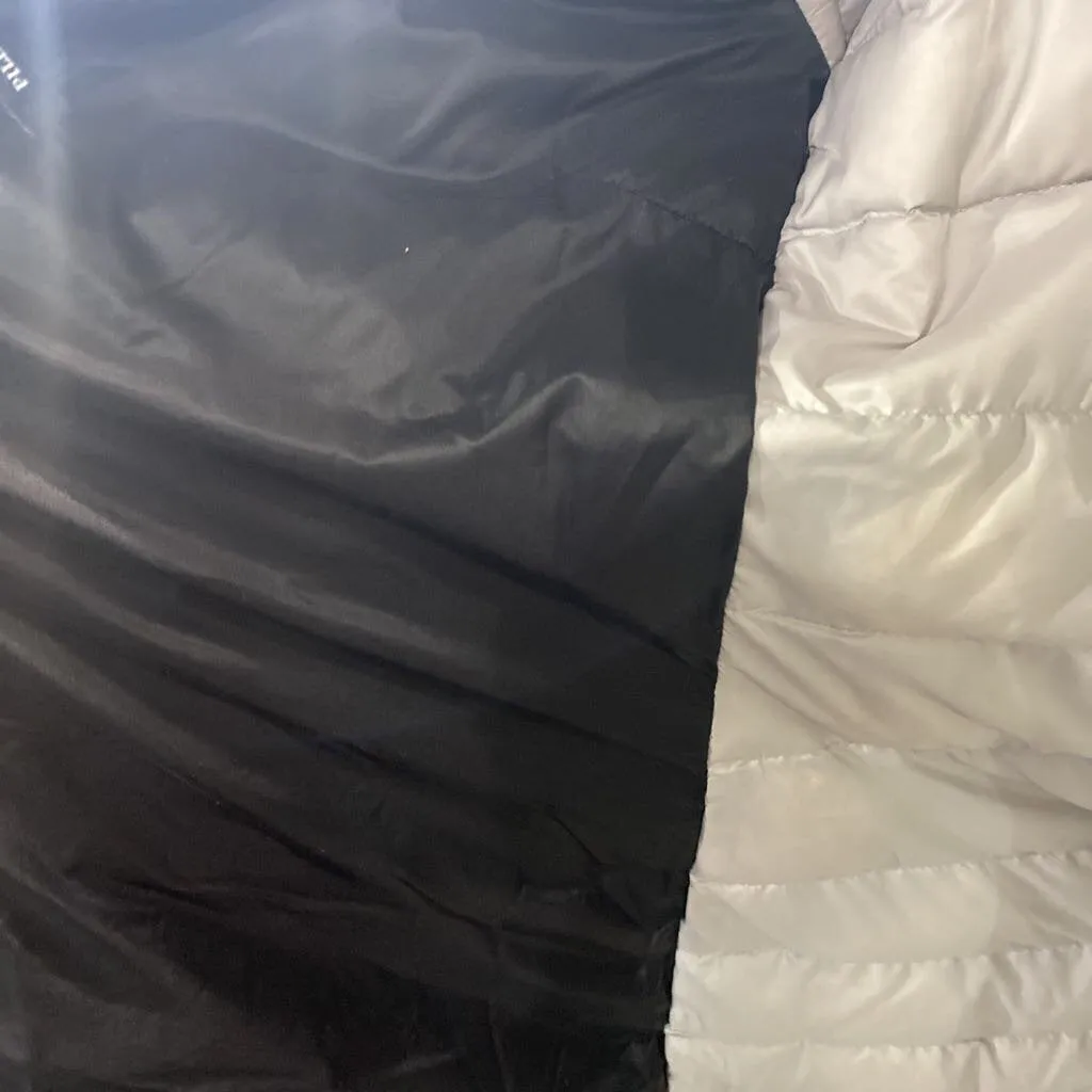 Canada Goose light puffer coat M