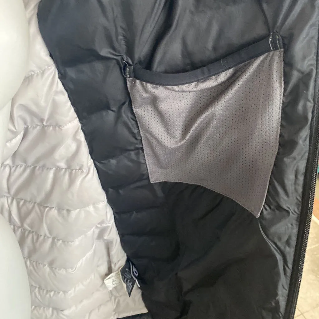 Canada Goose light puffer coat M