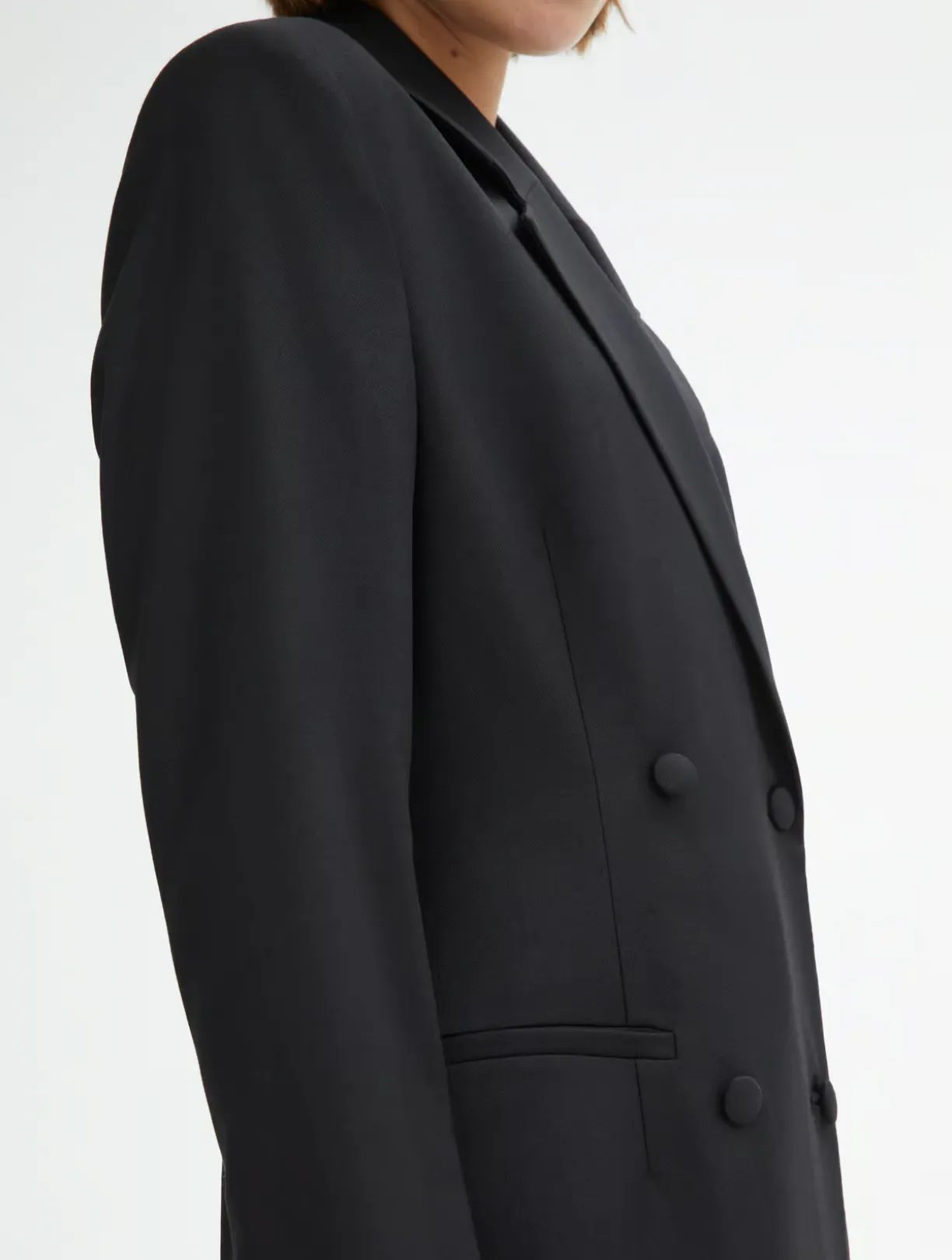LONG TAILORED BLAZER: BLACK