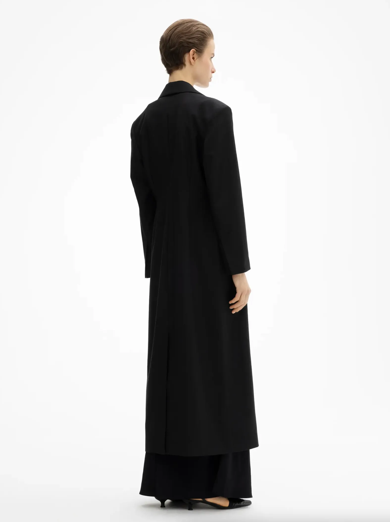 LONG TAILORED BLAZER: BLACK