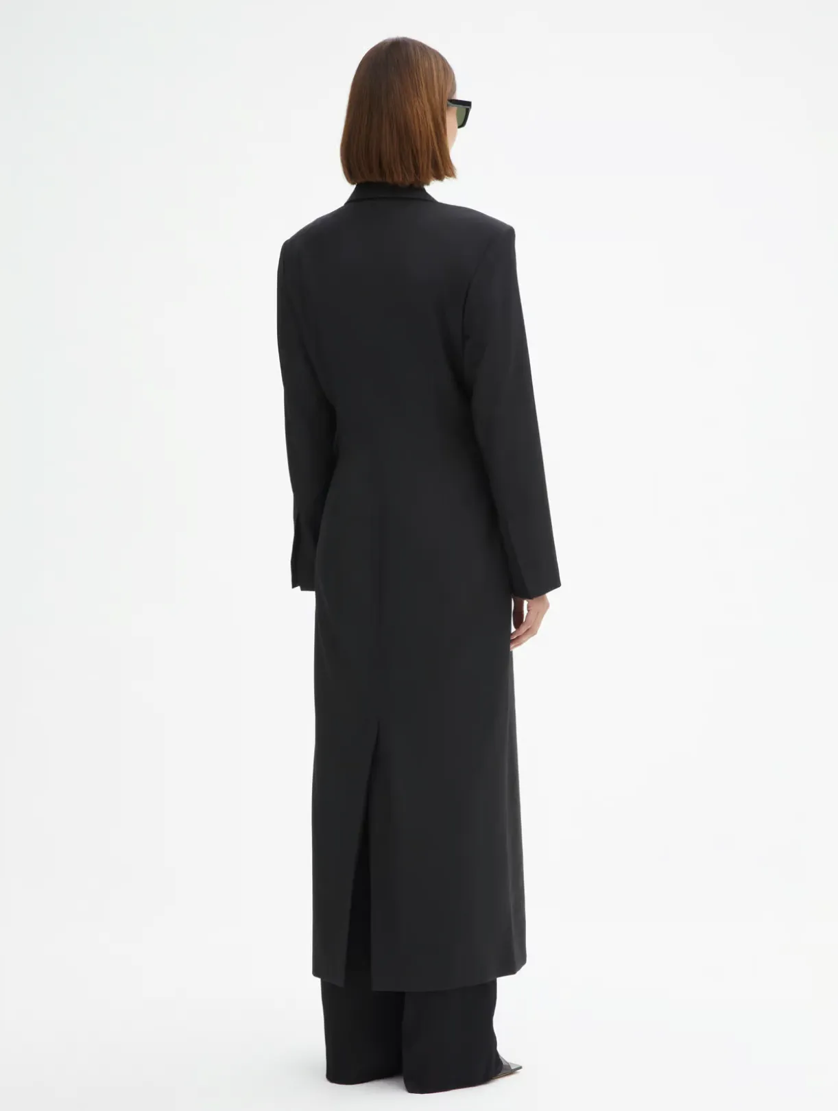 LONG TAILORED BLAZER: BLACK